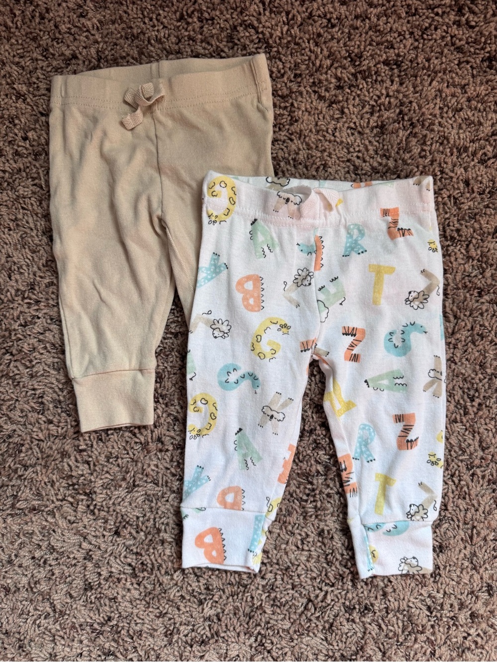 Koala Kids Beige Solid & White Alphabet Print Pajama Bottoms